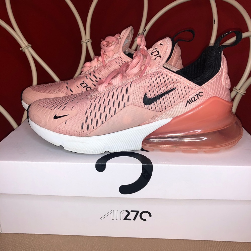 Nike Air Max 270 women’s 7.5 in box